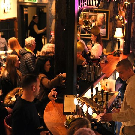 The Old Crown Coaching Inn Swindon Dış mekan fotoğraf
