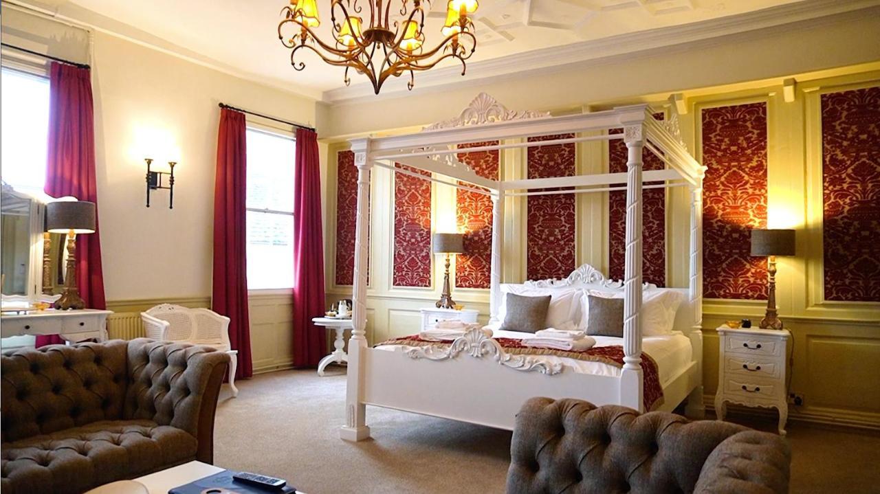 The Old Crown Coaching Inn Swindon Dış mekan fotoğraf