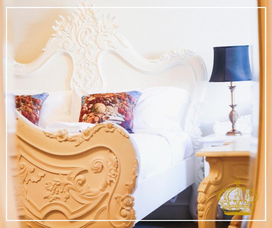 The Old Crown Coaching Inn Swindon Dış mekan fotoğraf