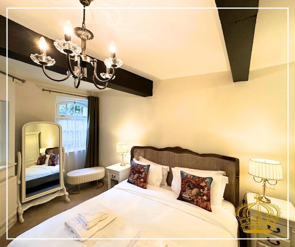 The Old Crown Coaching Inn Swindon Dış mekan fotoğraf