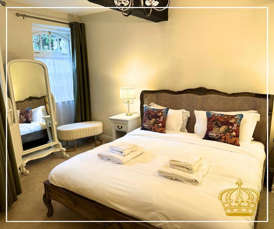 The Old Crown Coaching Inn Swindon Dış mekan fotoğraf