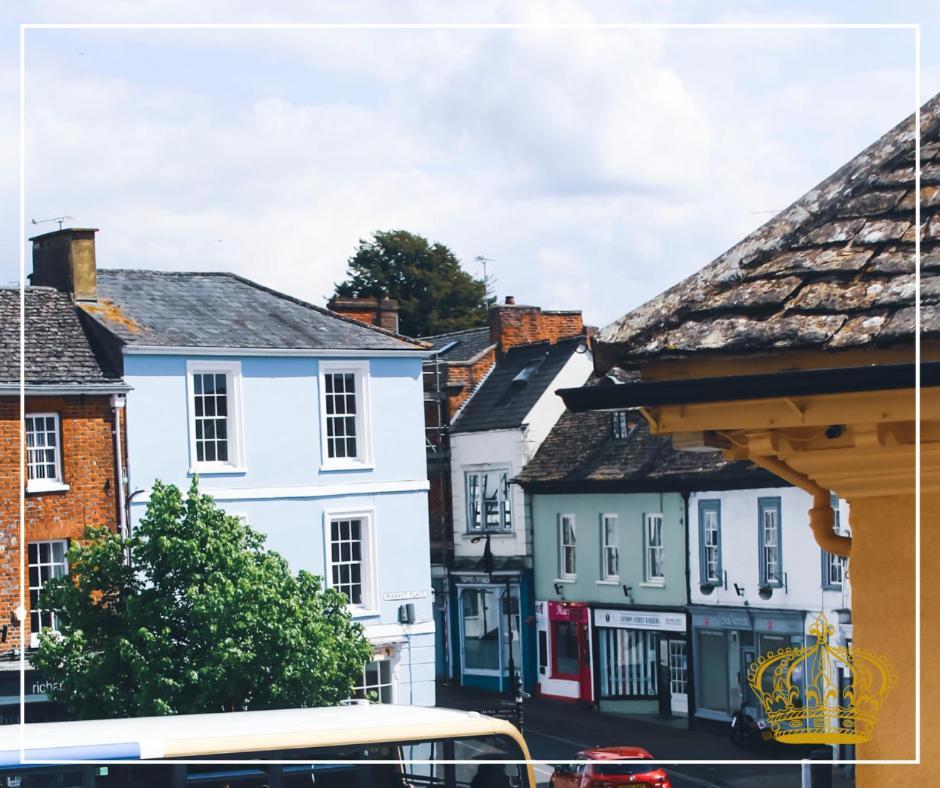The Old Crown Coaching Inn Swindon Dış mekan fotoğraf